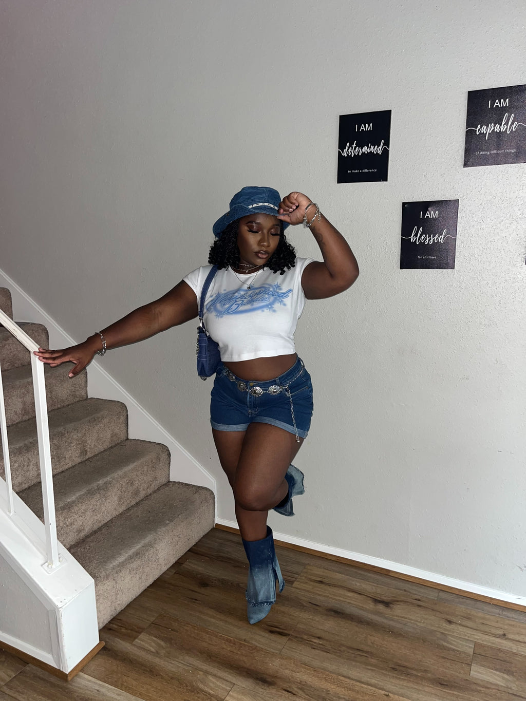 NEIGHBORHOOD BADDIE CROP TEE