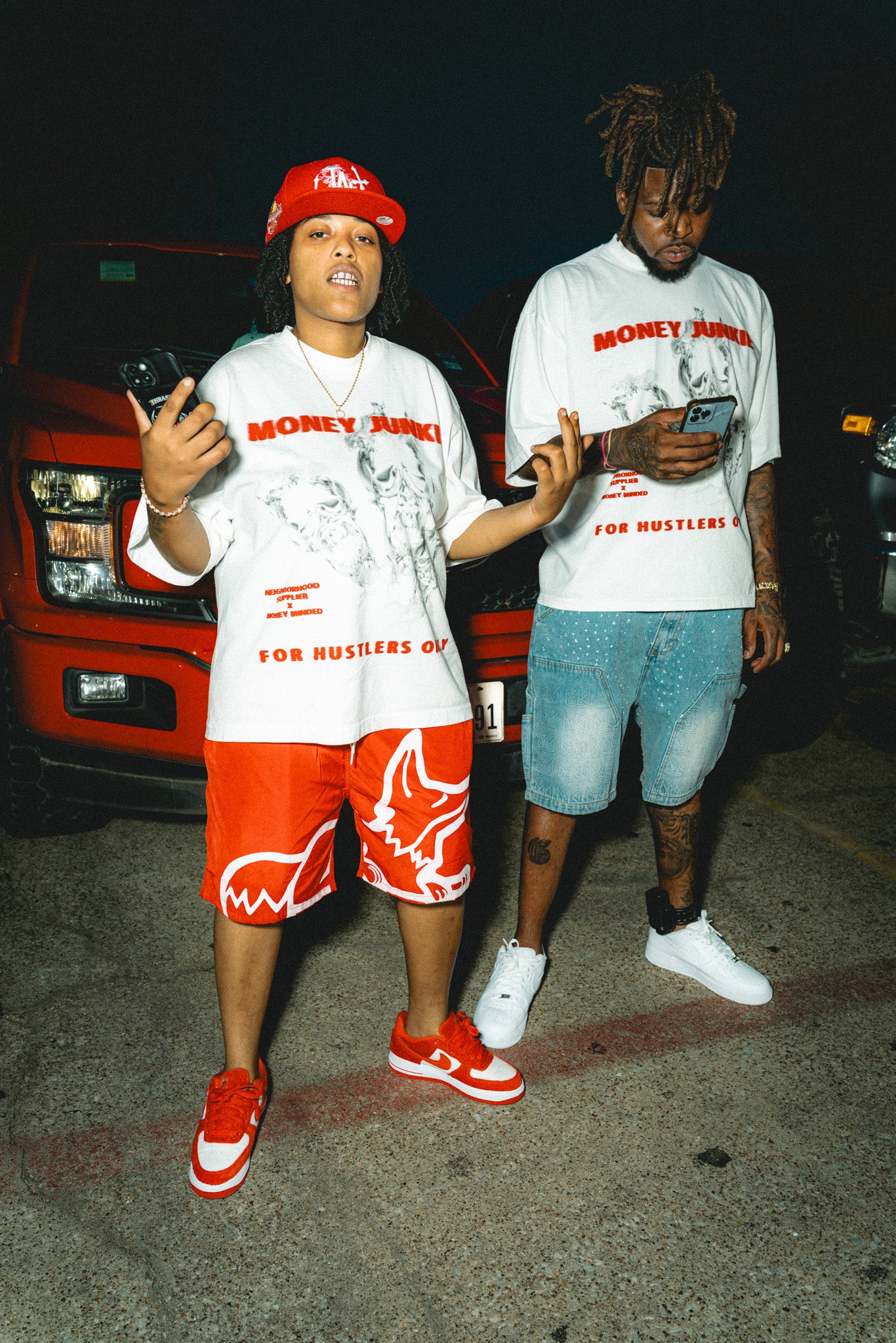 oversized white streetwear tee "no supply no loot"